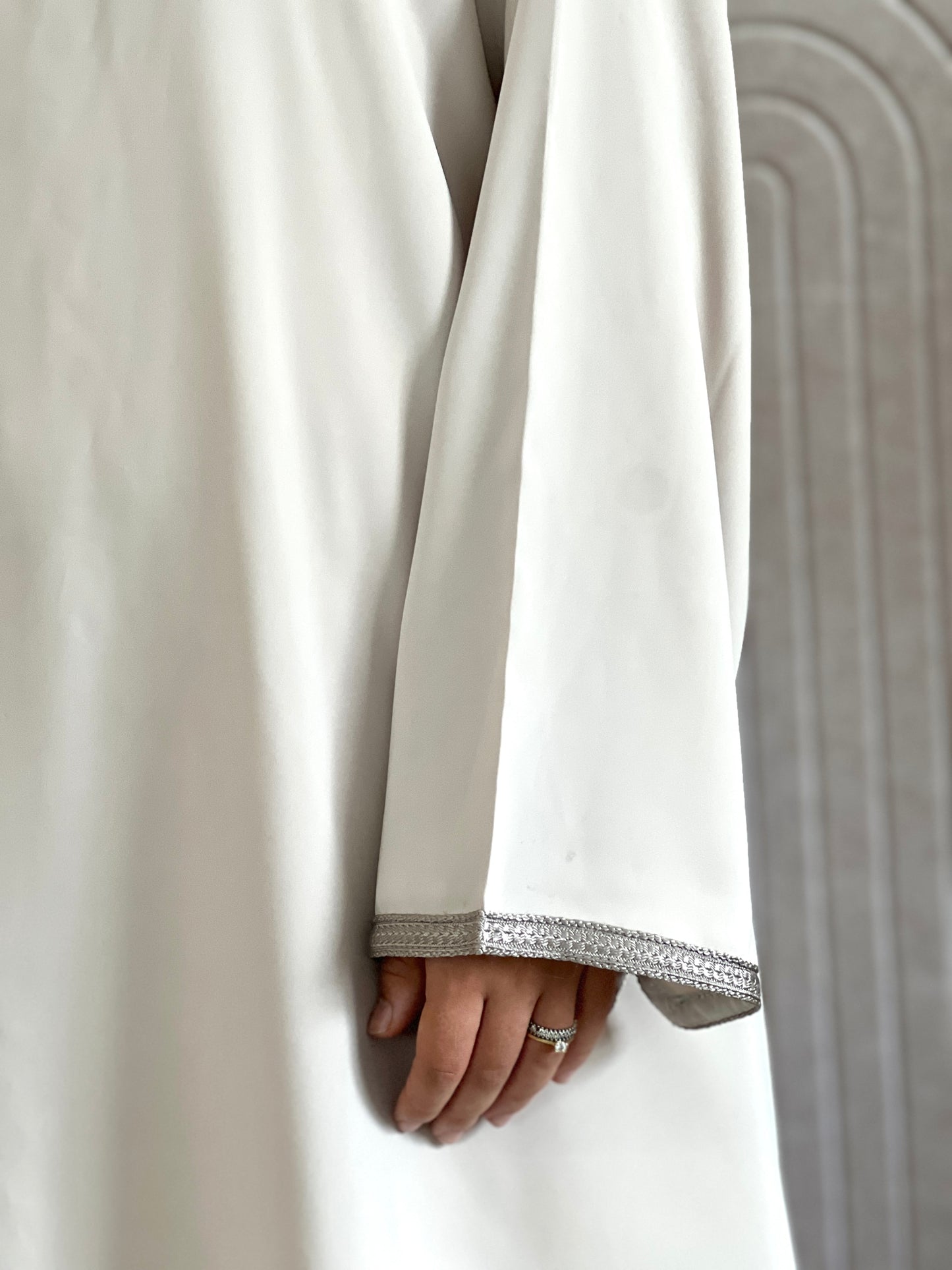 Luxe Sitr Abaya - Stone Edition