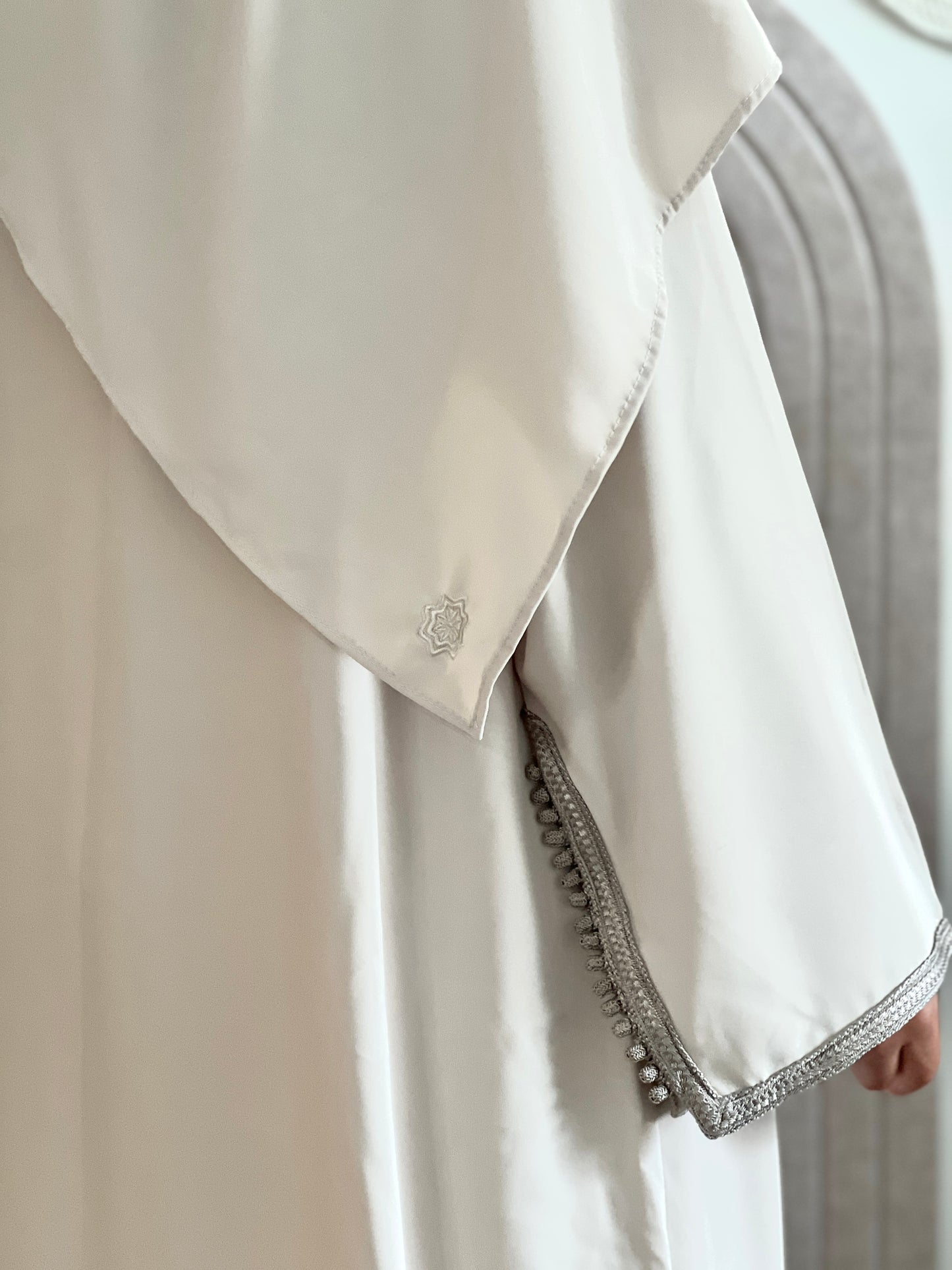 Luxe Sitr Abaya - Stone Edition