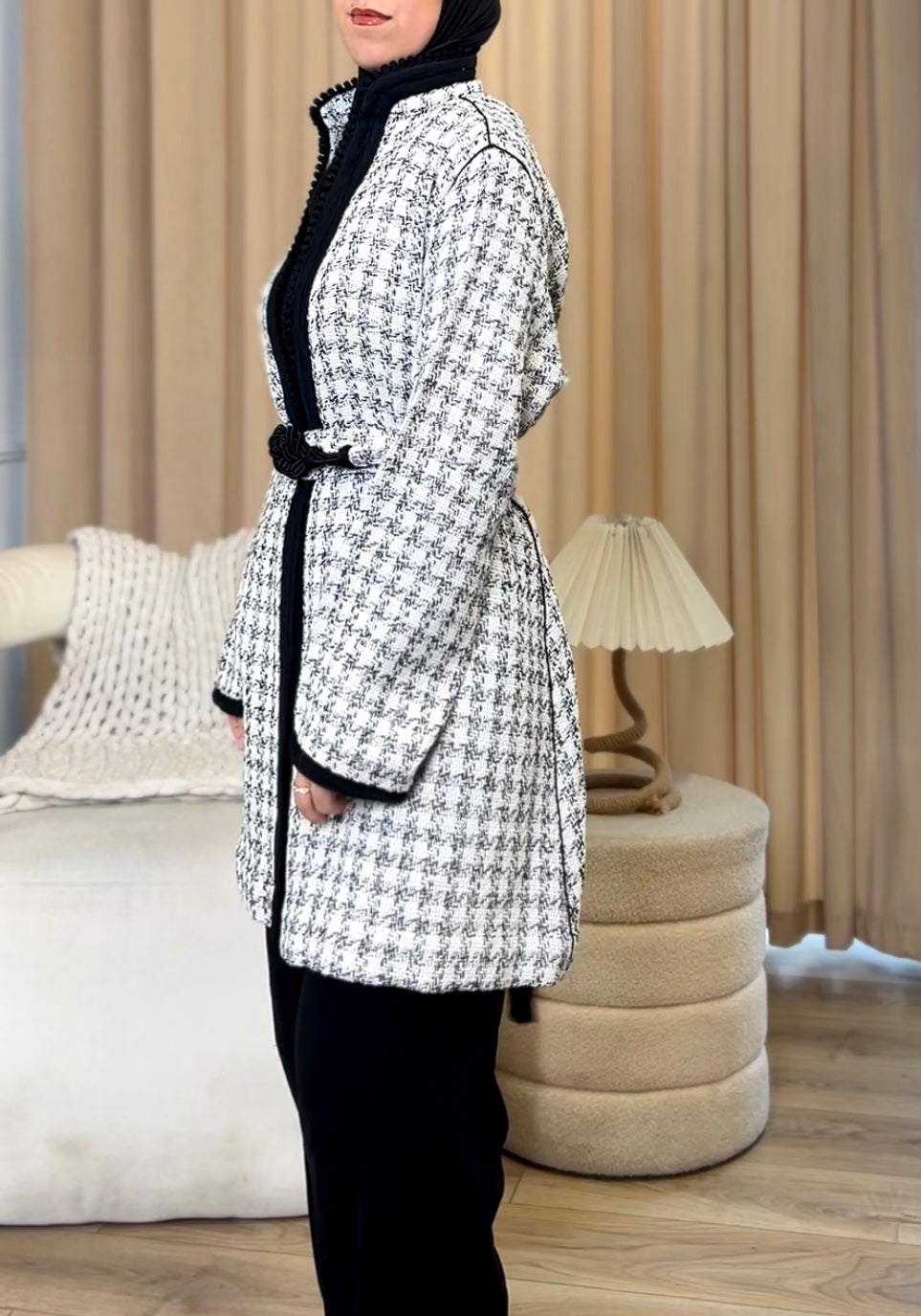Tweed Jabadour White and black edition