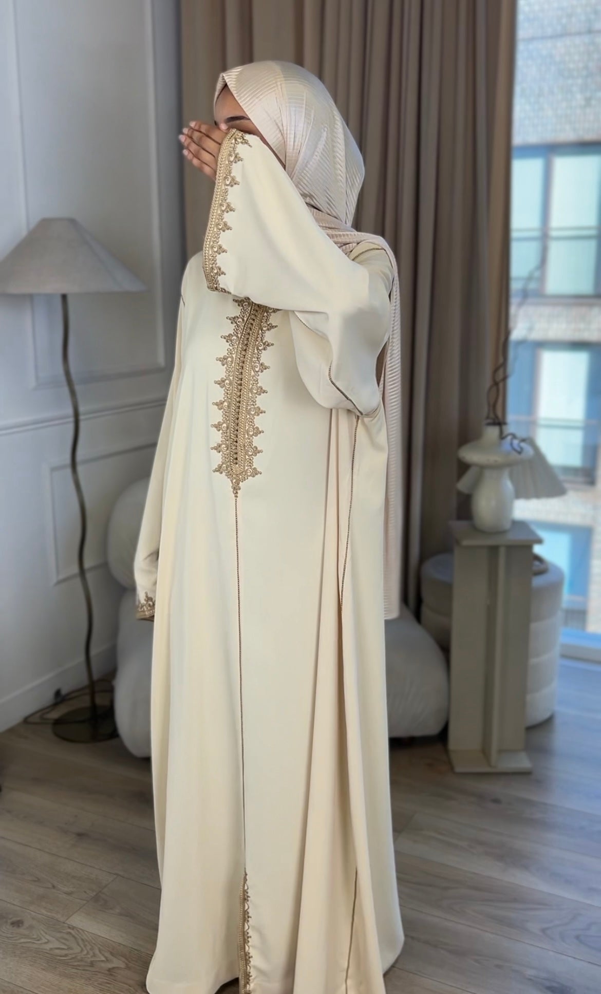 Cream & Gold Luxe Gandora