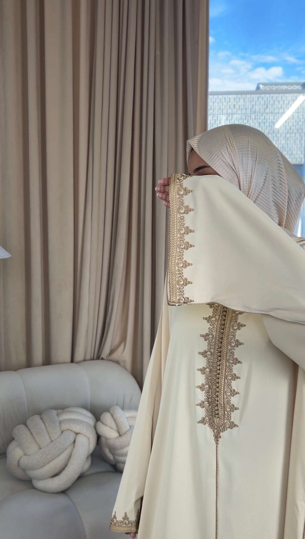 Cream & Gold Luxe Gandora